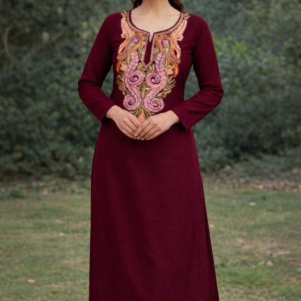 Mukhtalif Aari Embroidered Kashmiri Pheran Kurti(Red)